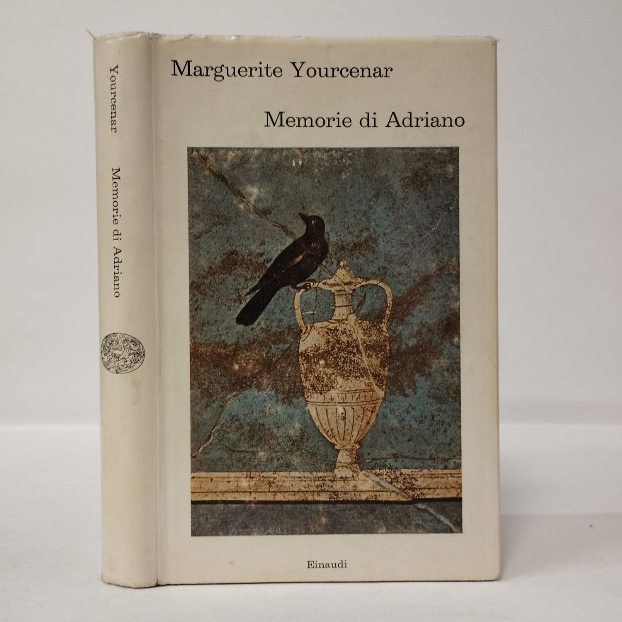 Memorie di Adriano. Yourcenar Marguerite. Einaudi, 1963. - Equilibri  Libreria Torino